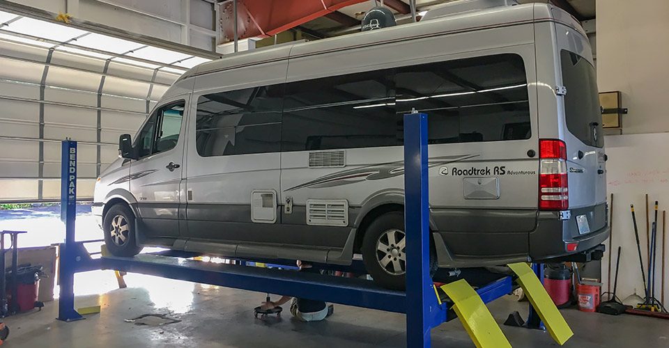 20170624_960_web class b motorhome on bendpak HD-14 4 post lift at stew's self service garage
